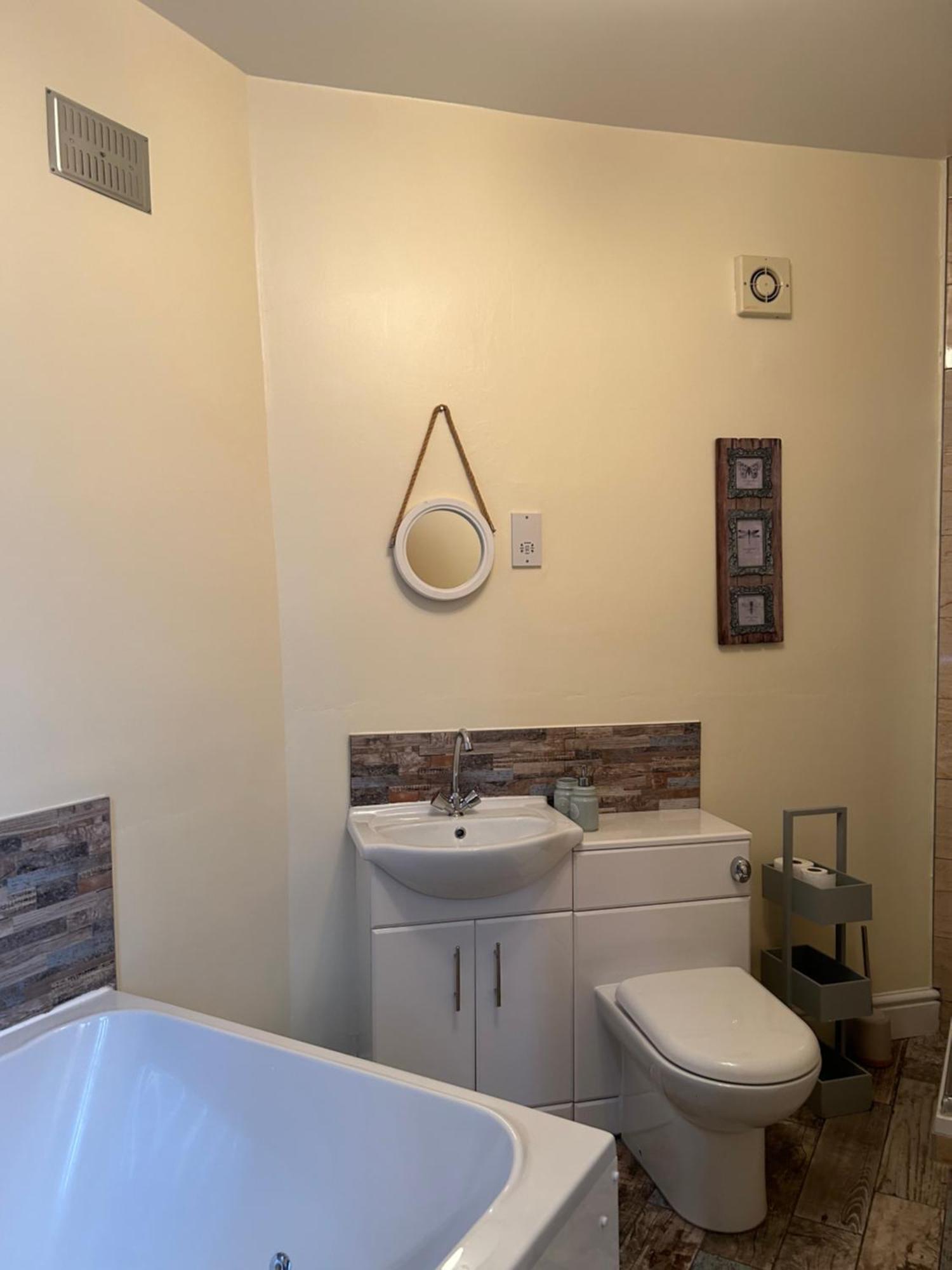 The Buxton Retreat A Luxurious 3-Storey Townhouse With Four Poster Bed And Double Jacuzzi Bath" Exterior foto